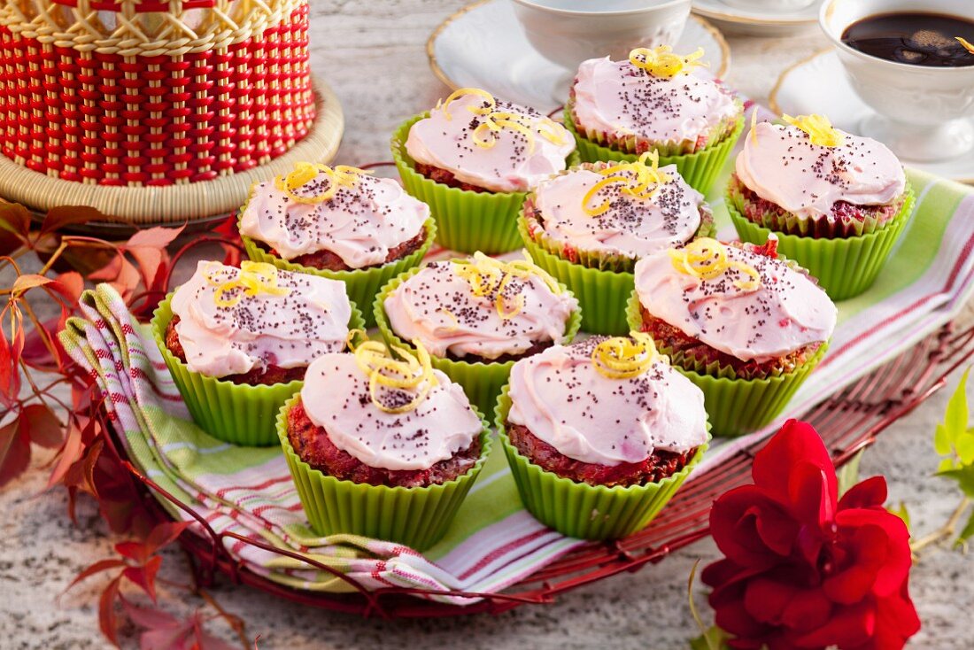 Beetroot muffins with poppy seeds