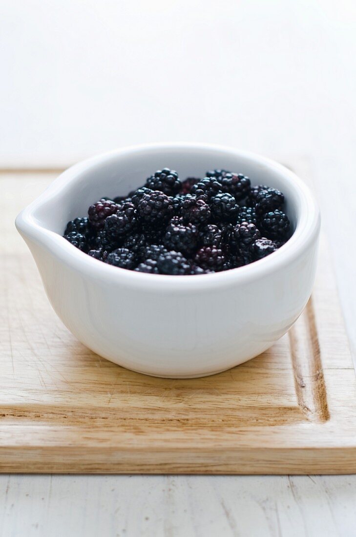 Blackberries in small bowl