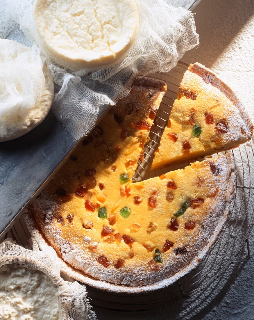 Käsekuchen mit kandierten Früchten