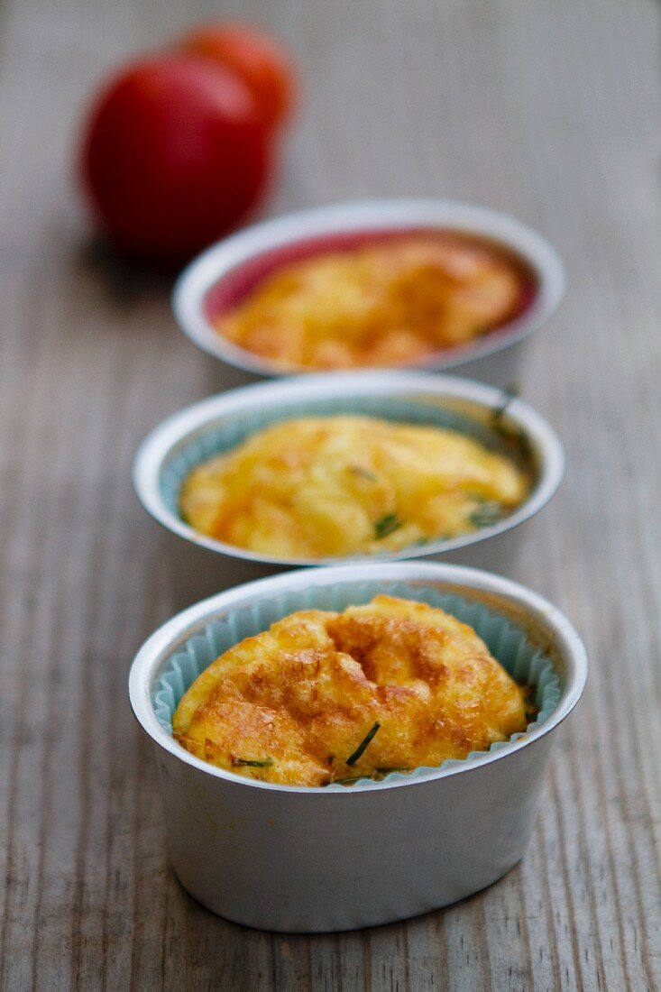 Pikante Souffles mit Tomaten