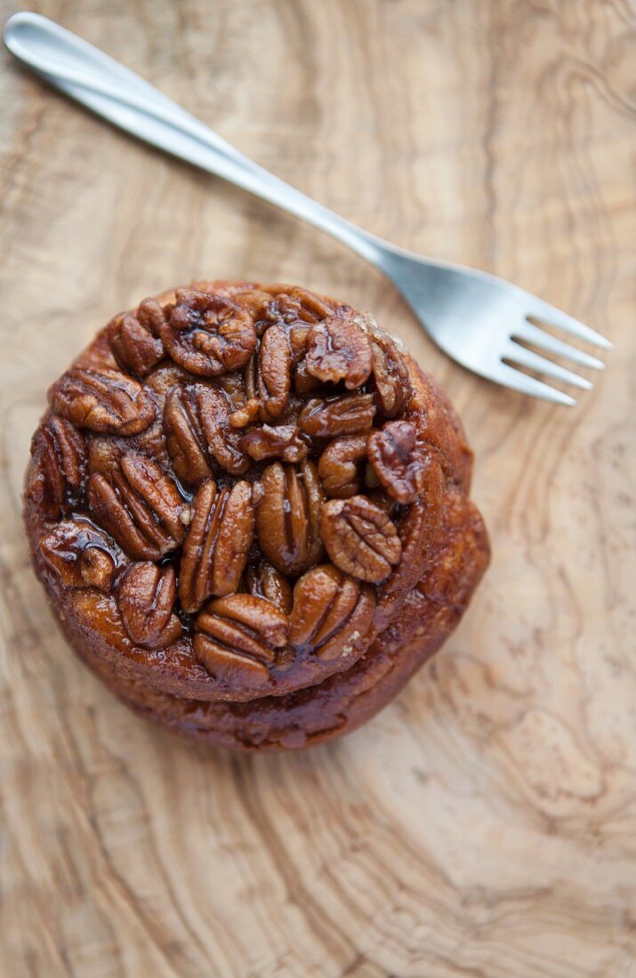 Sticky Bun mit Pecannüssen (USA)