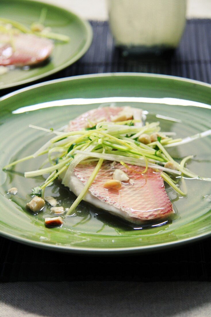 Bream fillet with lemongrass and cashew nuts