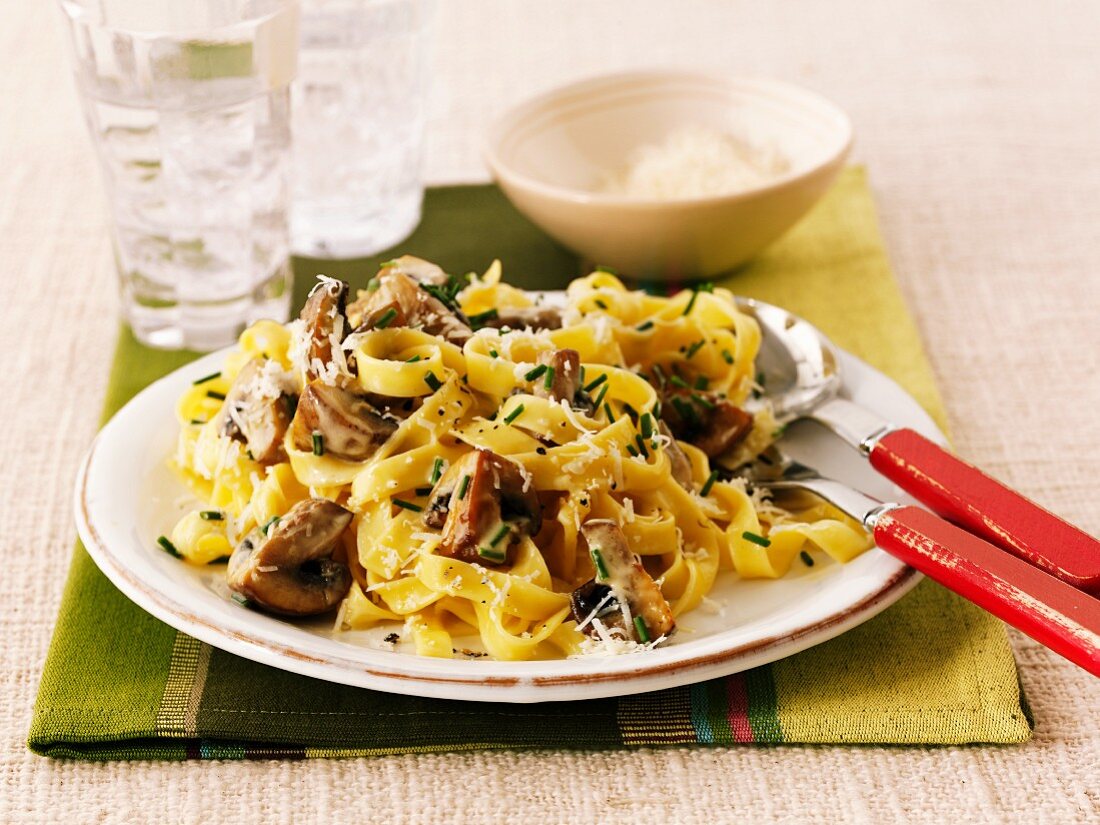 Tagliatelle mit Champignons und Käse