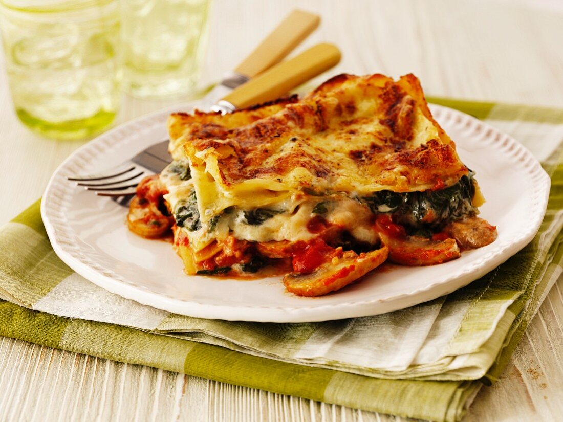 Lasagne with mushrooms and spinach