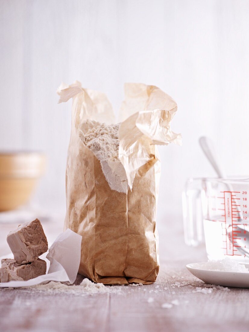 Grundzutaten für Brot