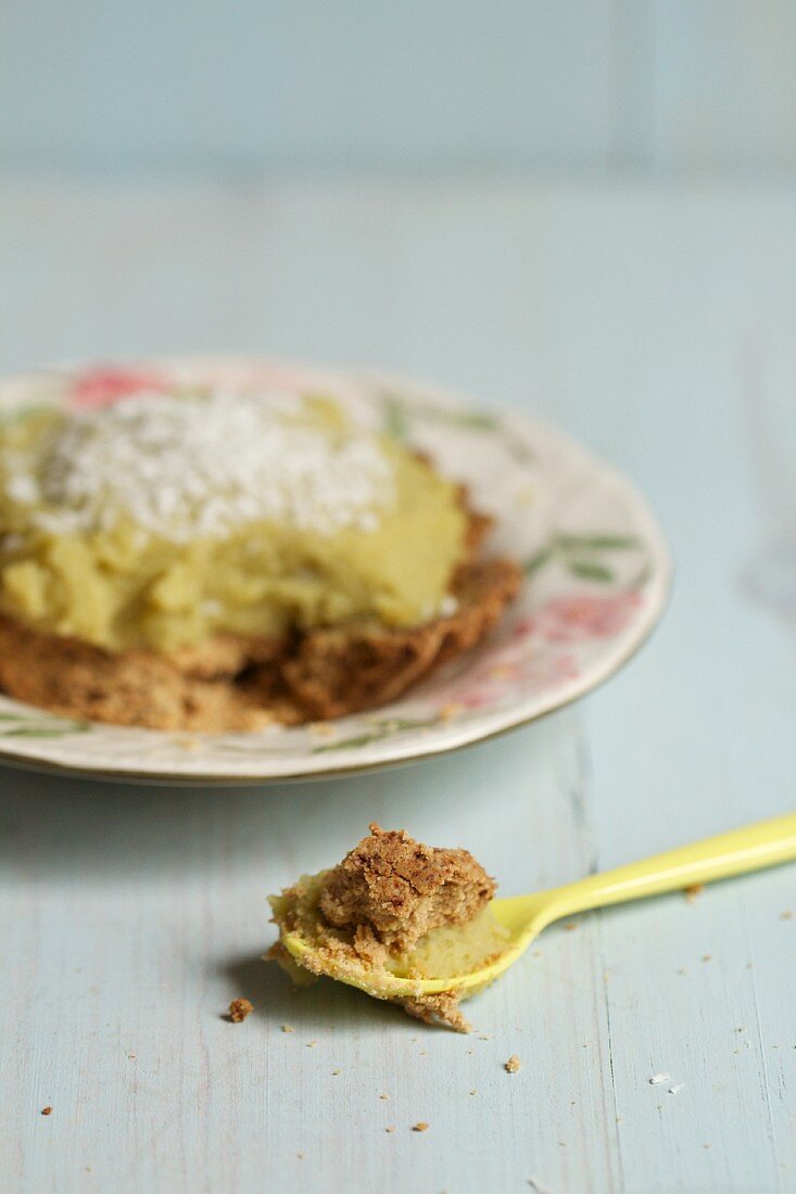 Tartelett mit süsser Erbsencreme und Kokosnuss