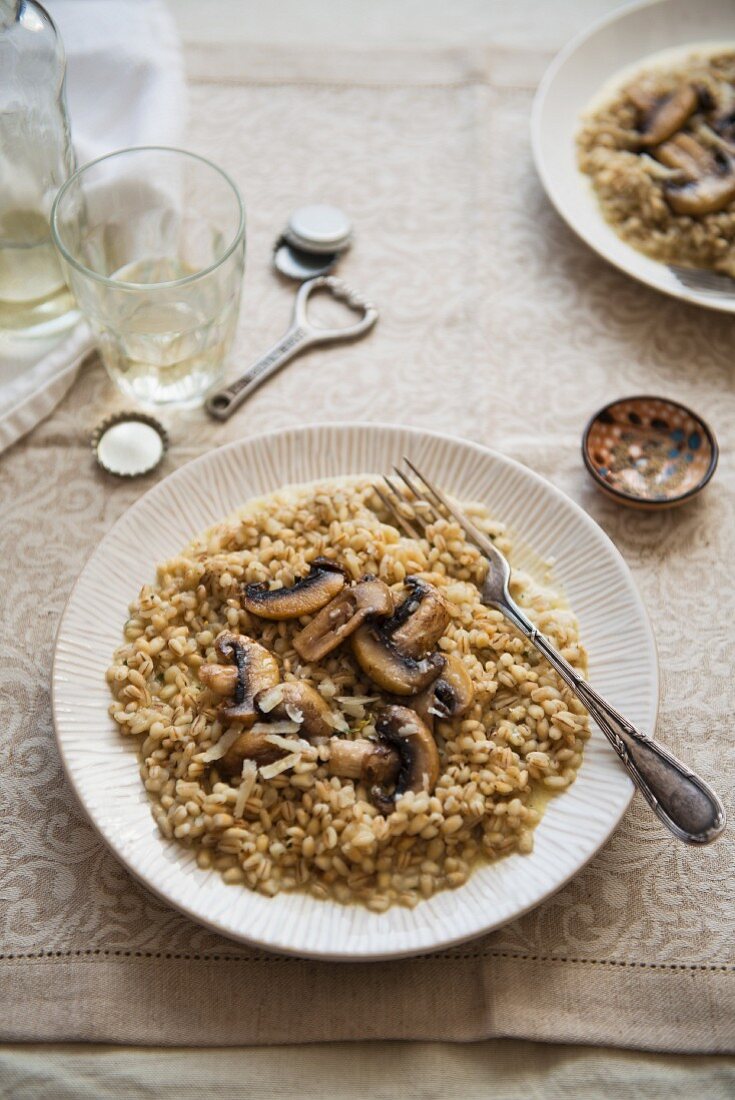 Barley risotto with mushrooms