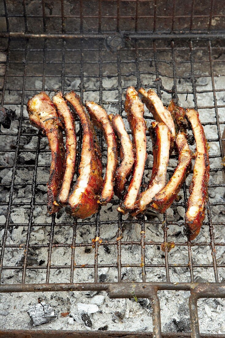 Barbecued, marinated pork ribs (honey & soy marinade)