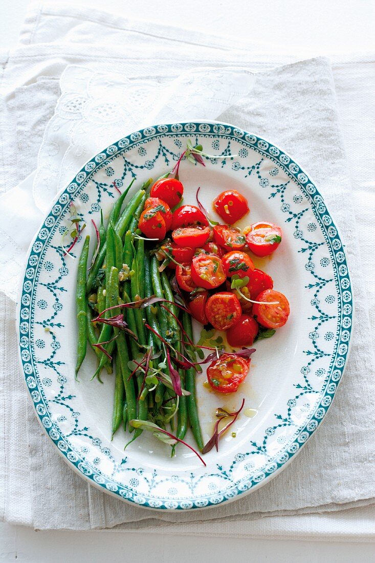 Green beans with tomatoes and anchovies