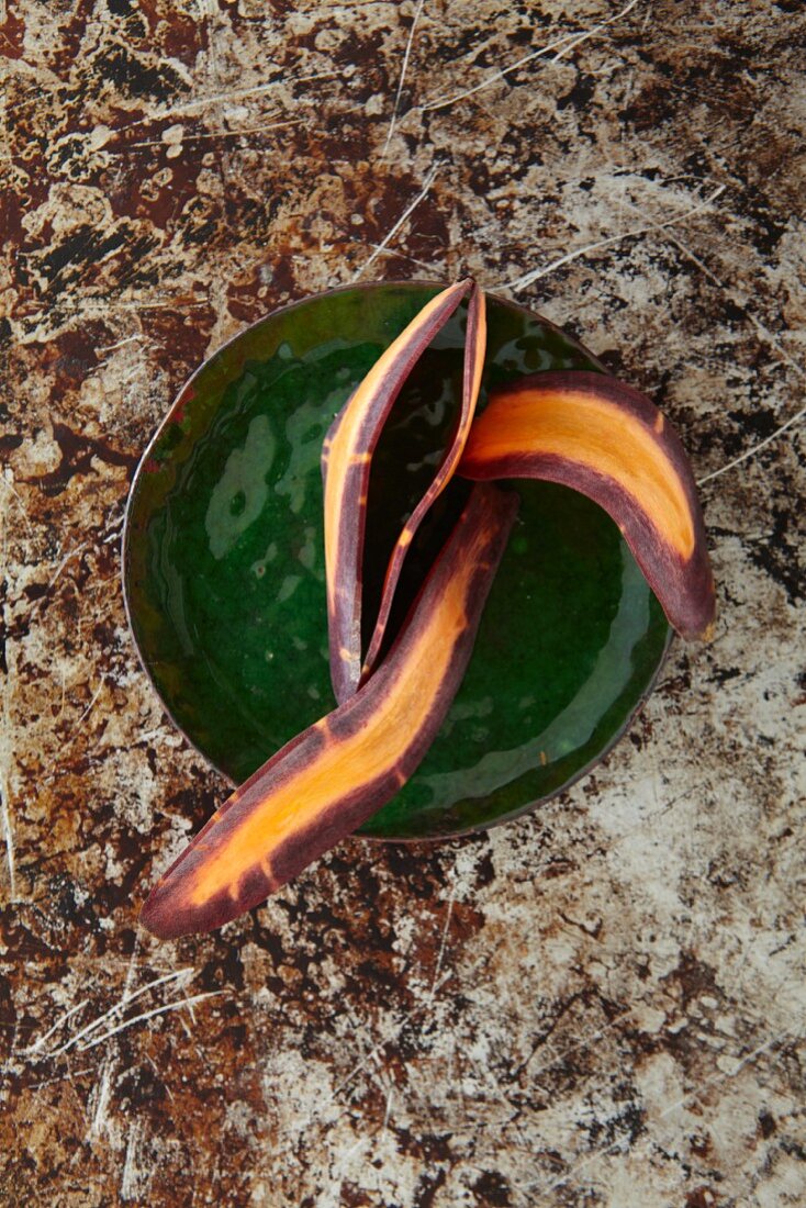 Carrot strips on a green plate