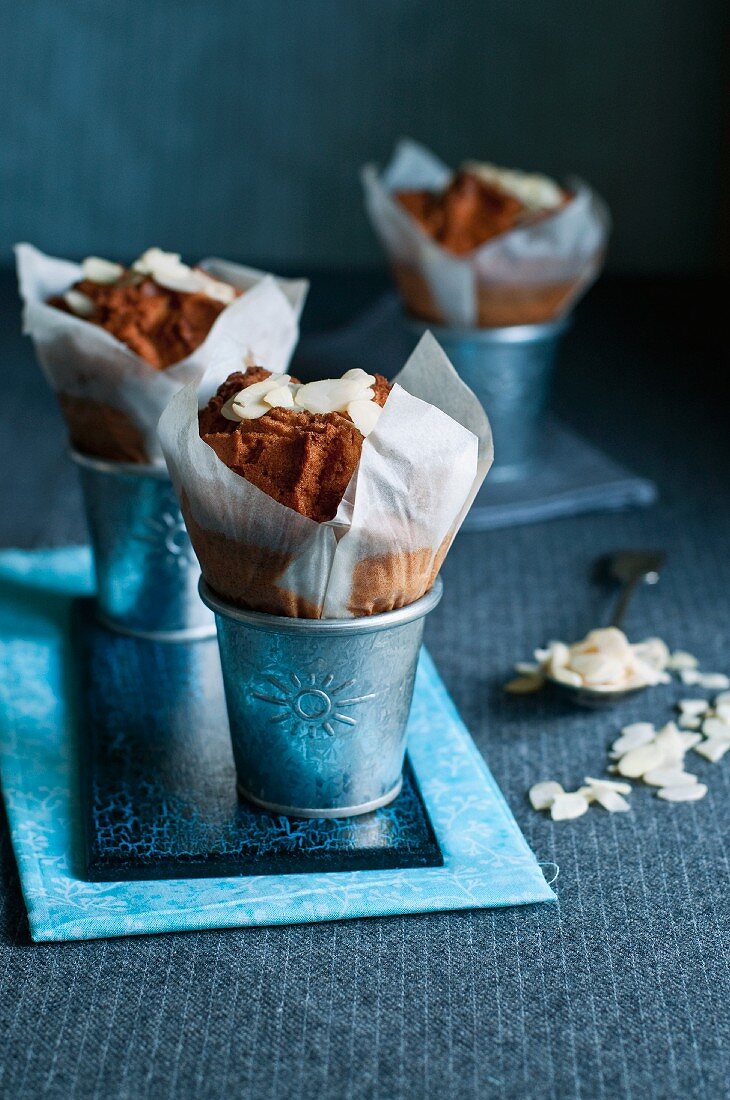 Almond muffins with cherries