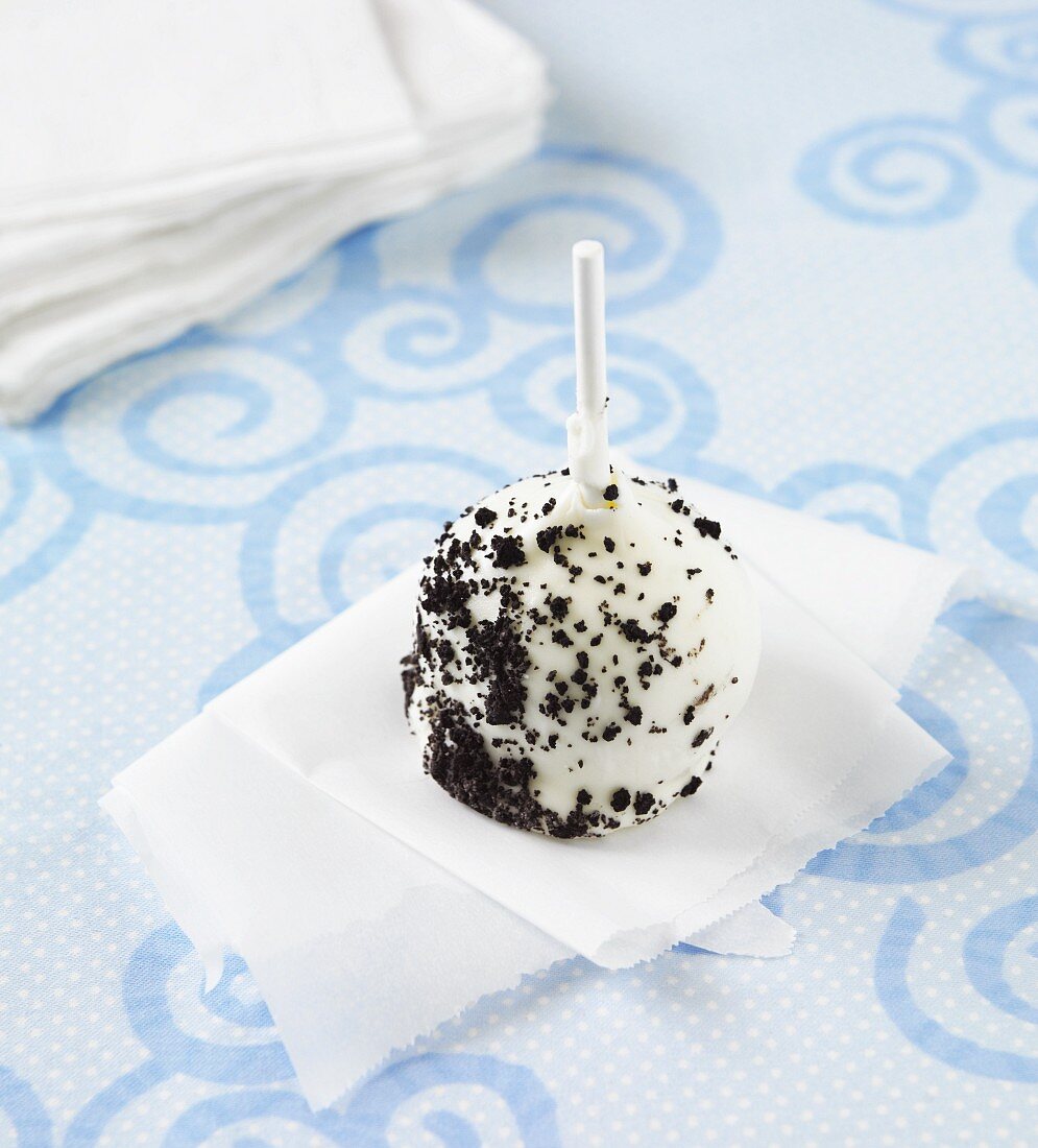 A Cookies and Cream Cake Pop