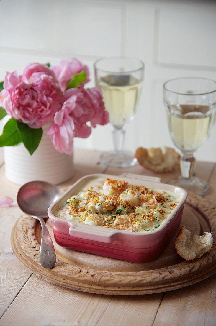 Seafood bake with breadcrumb topping