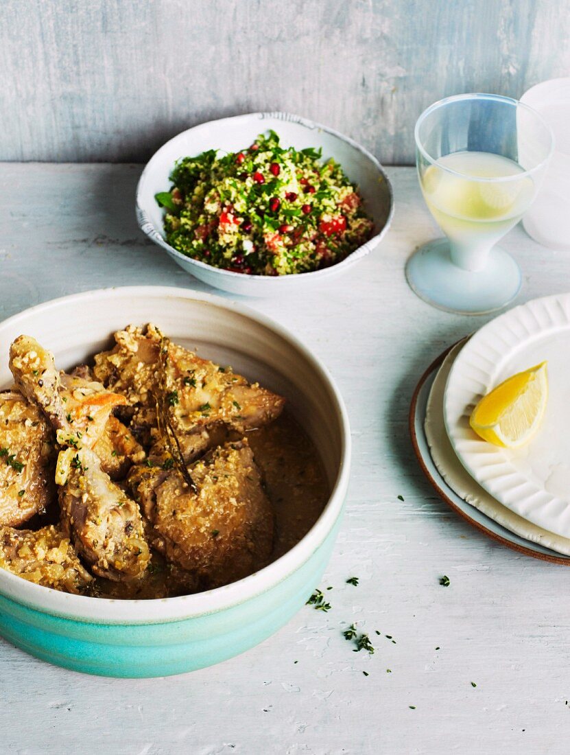 Gebackenes Huhn mit Joghurt und Bulgursalat