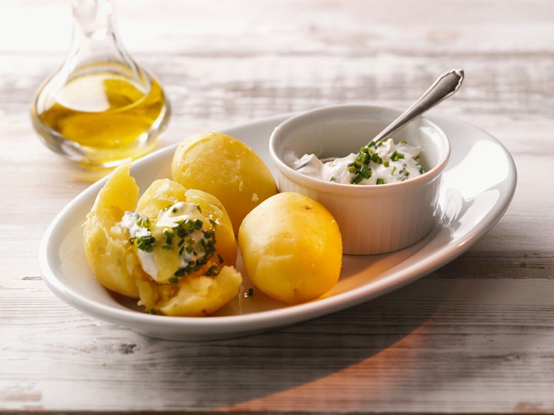 Boiled potatoes (cooked in their skins) with herb quark