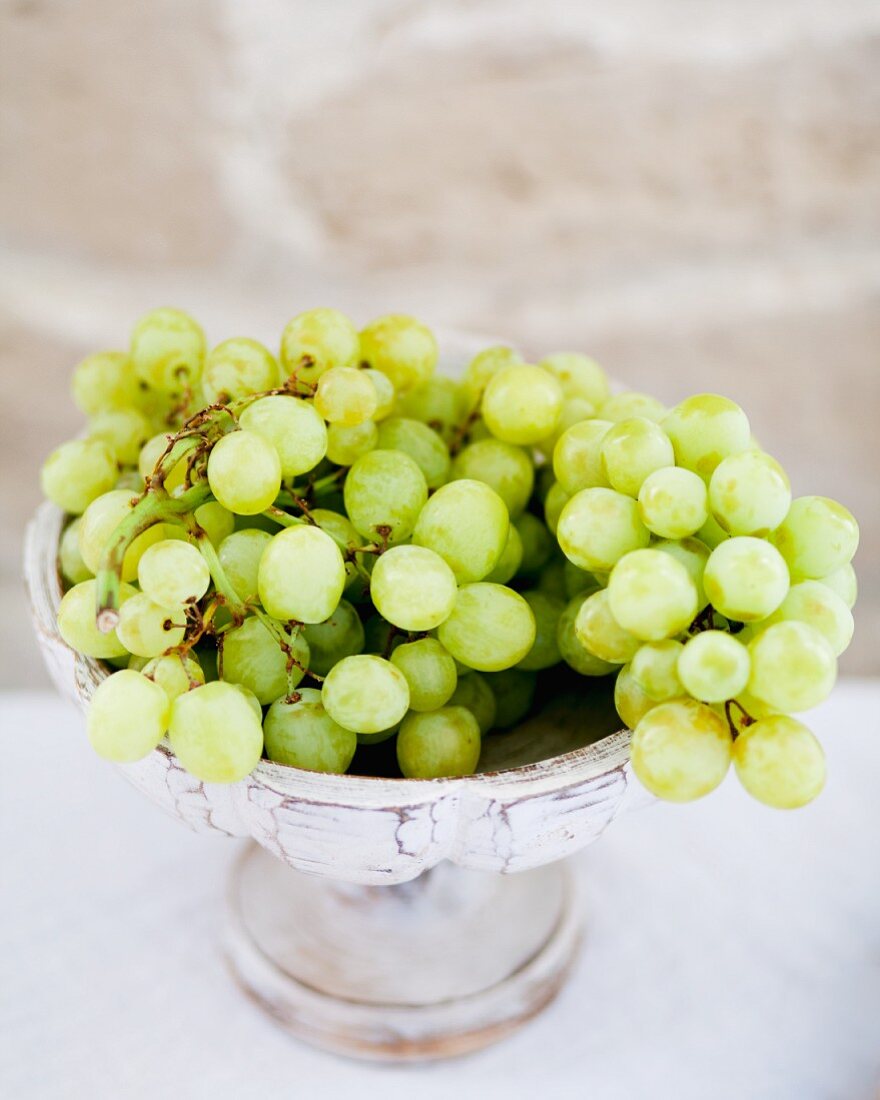Green grapes in a fruit bowl
