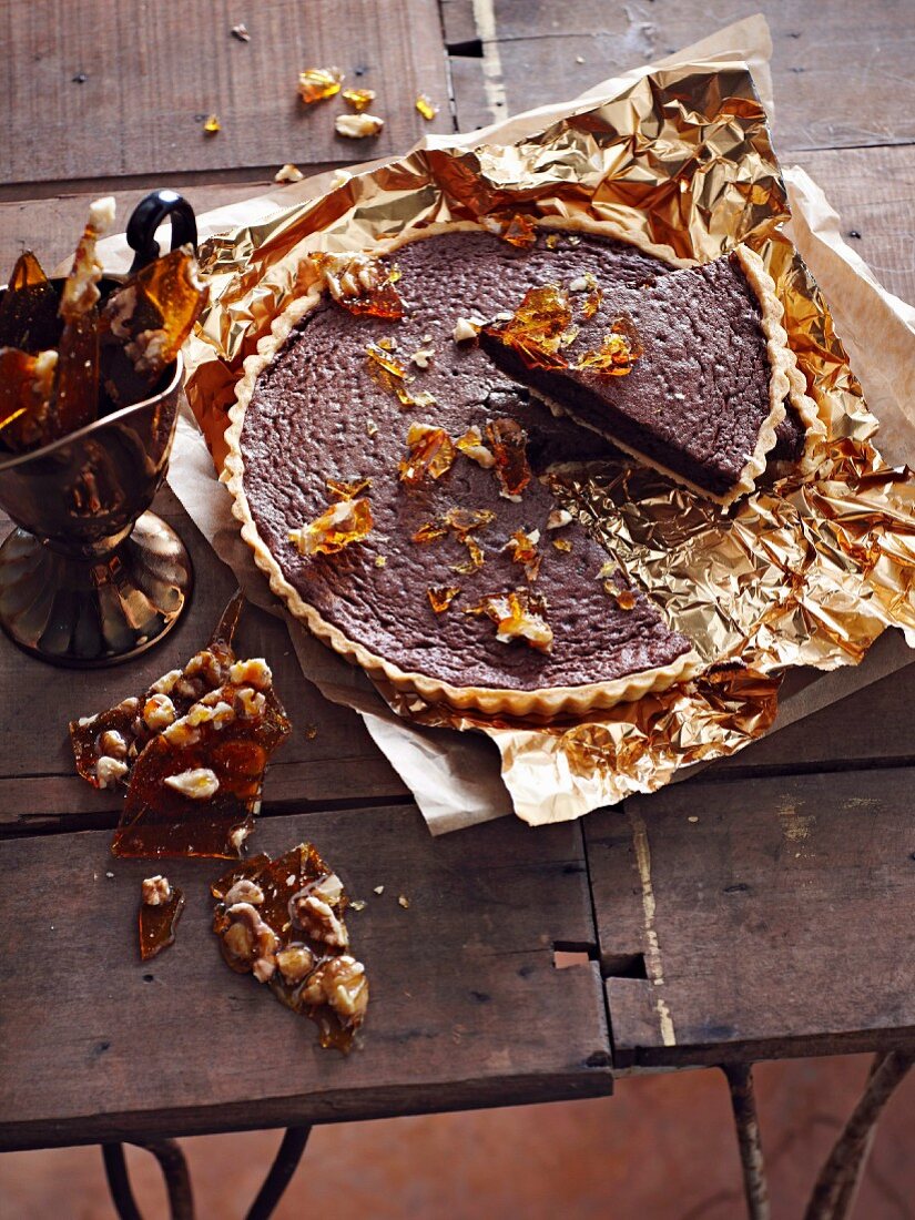 Chocolate tart with walnut caramel