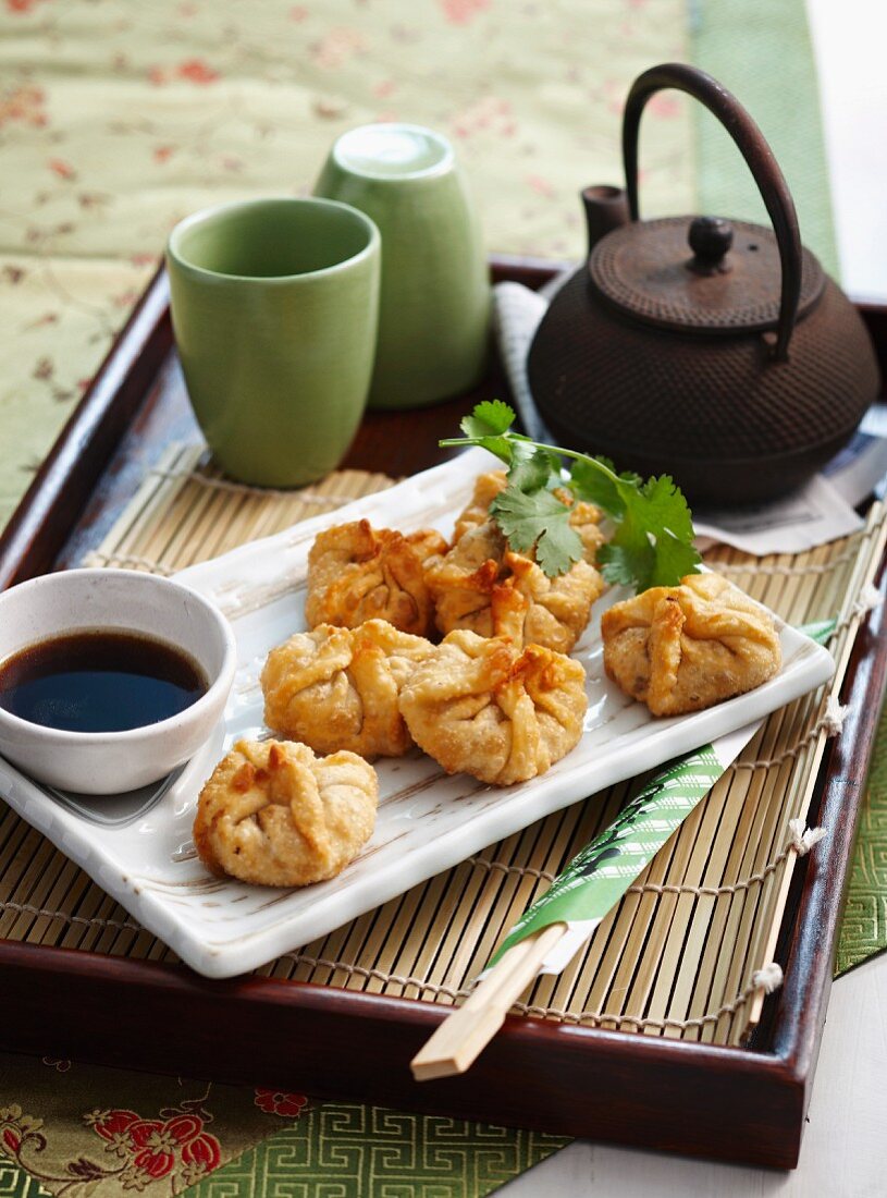 Wontons filled with pork and mushrooms