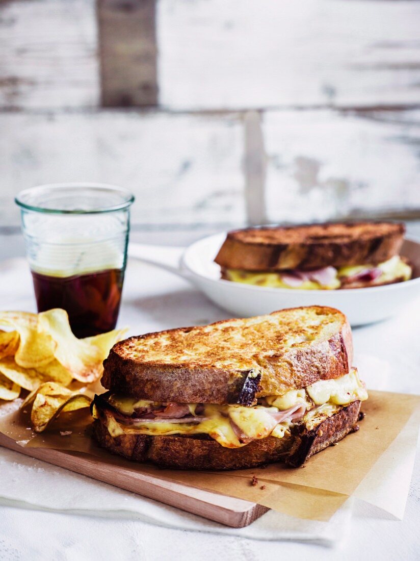 Monte Cristo sandwich with crisps