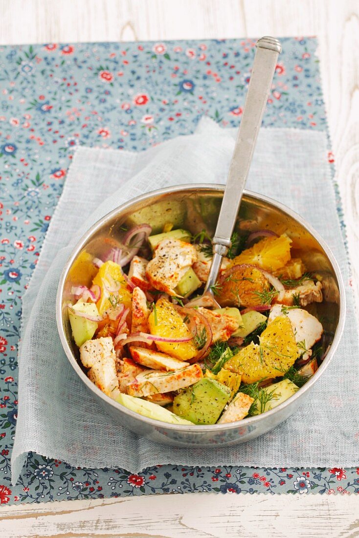 Hähnchensalat mit Avocado und Orange