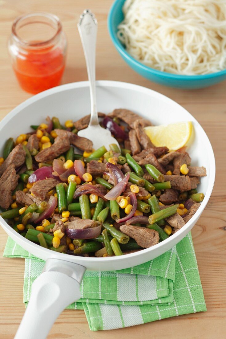 Beef with green beans and sweetcorn