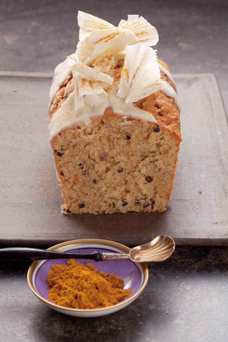 Spice cake with white chocolate