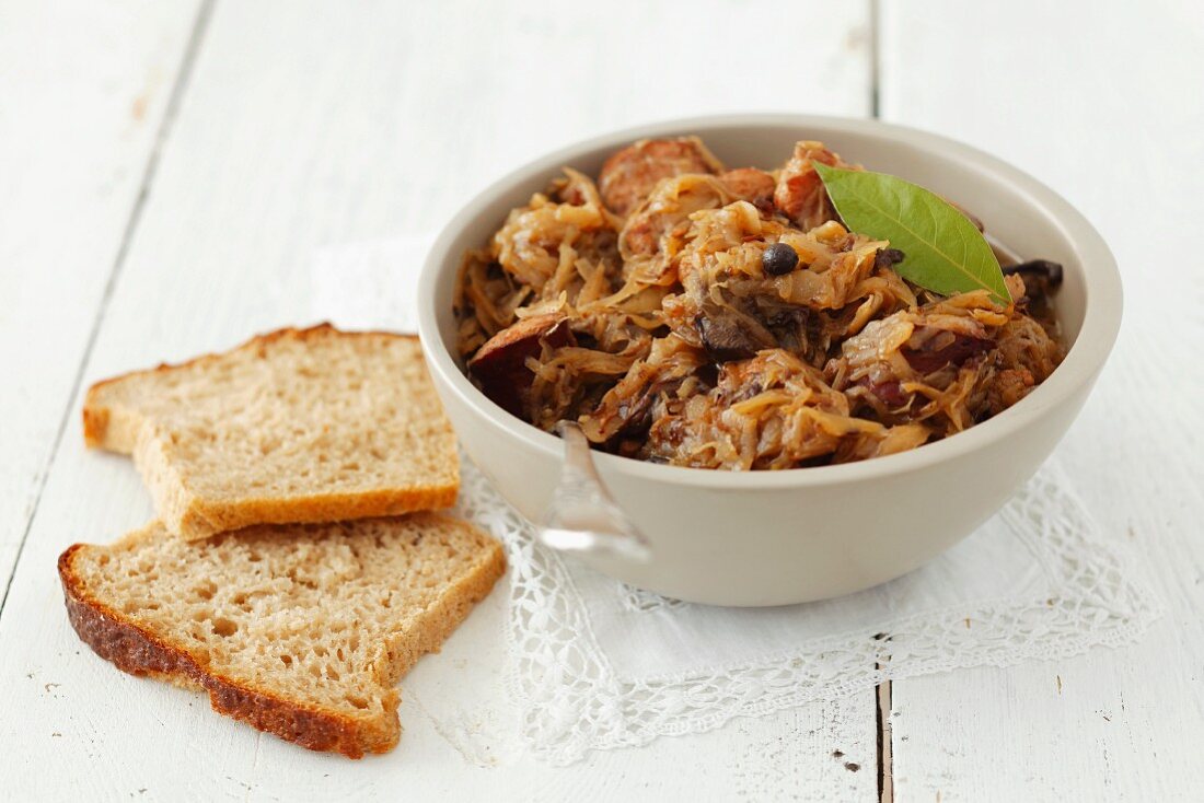 Bigos (Sauerkraut mit Wurst und Speck, Polen)