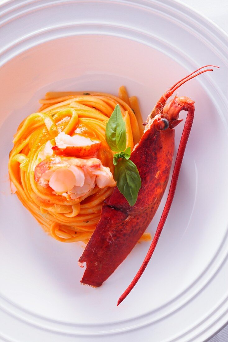 Spaghetti with crayfish