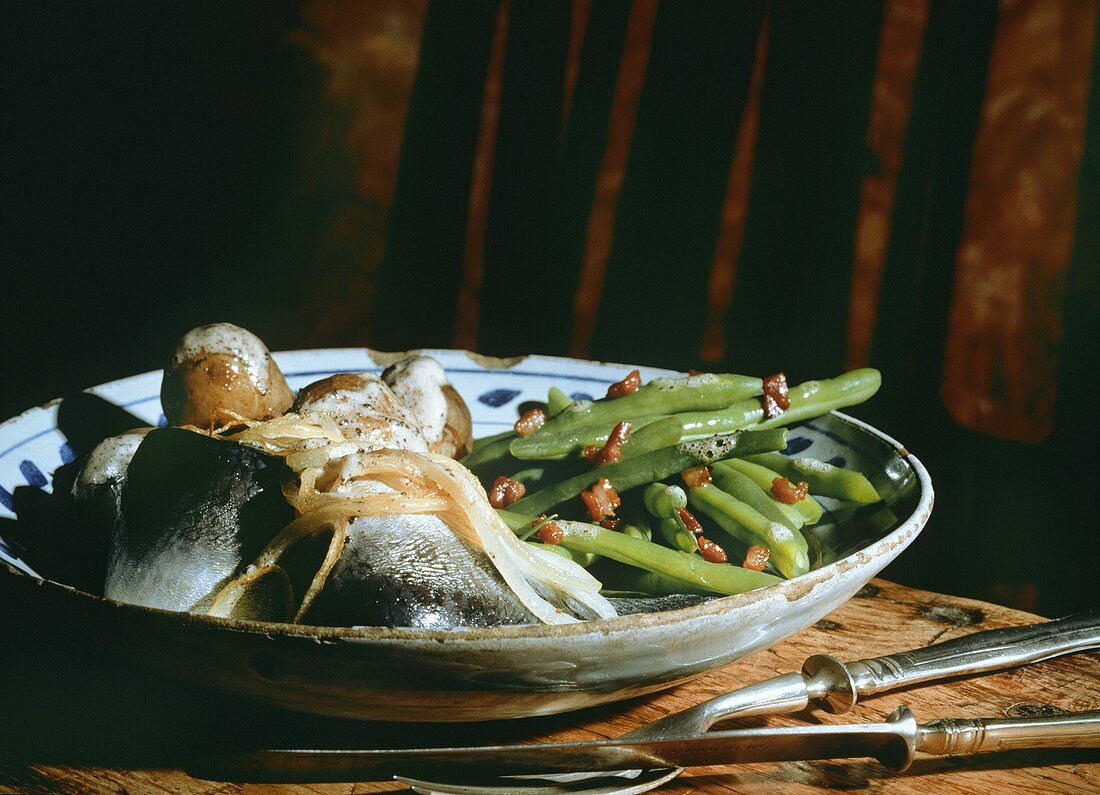 Maatjes herring with green beans, bacon & boiled potatoes 