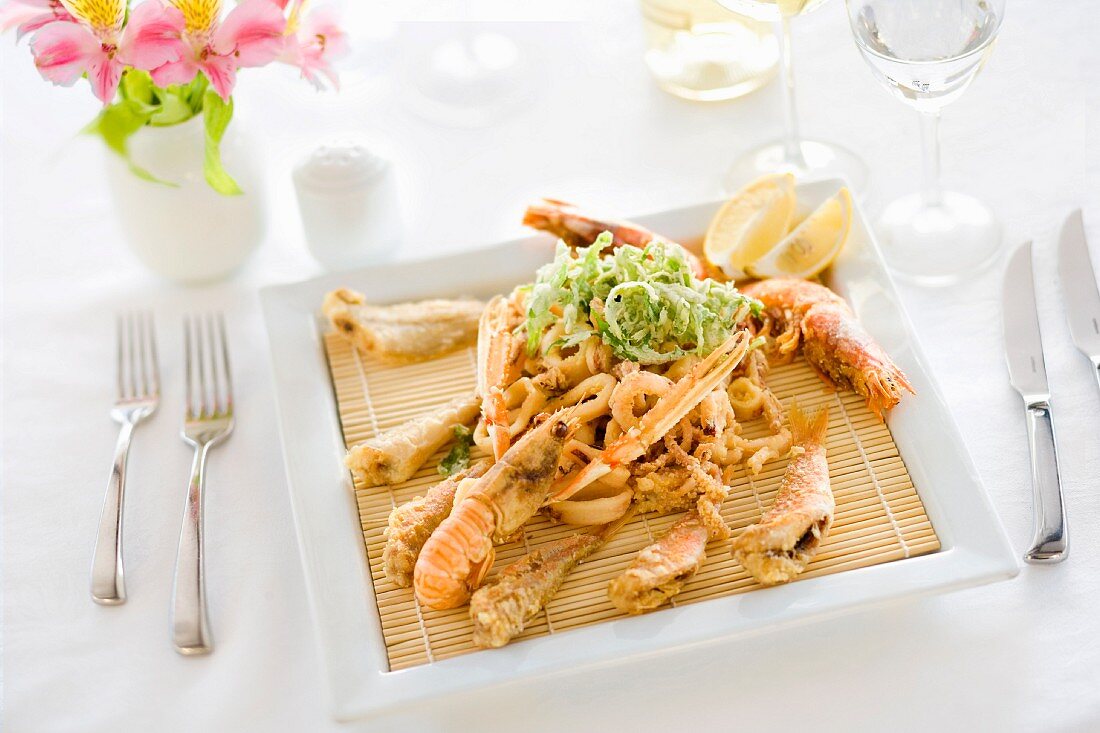 Tempura di pesce e crostacei (fish and crustacean tempura)