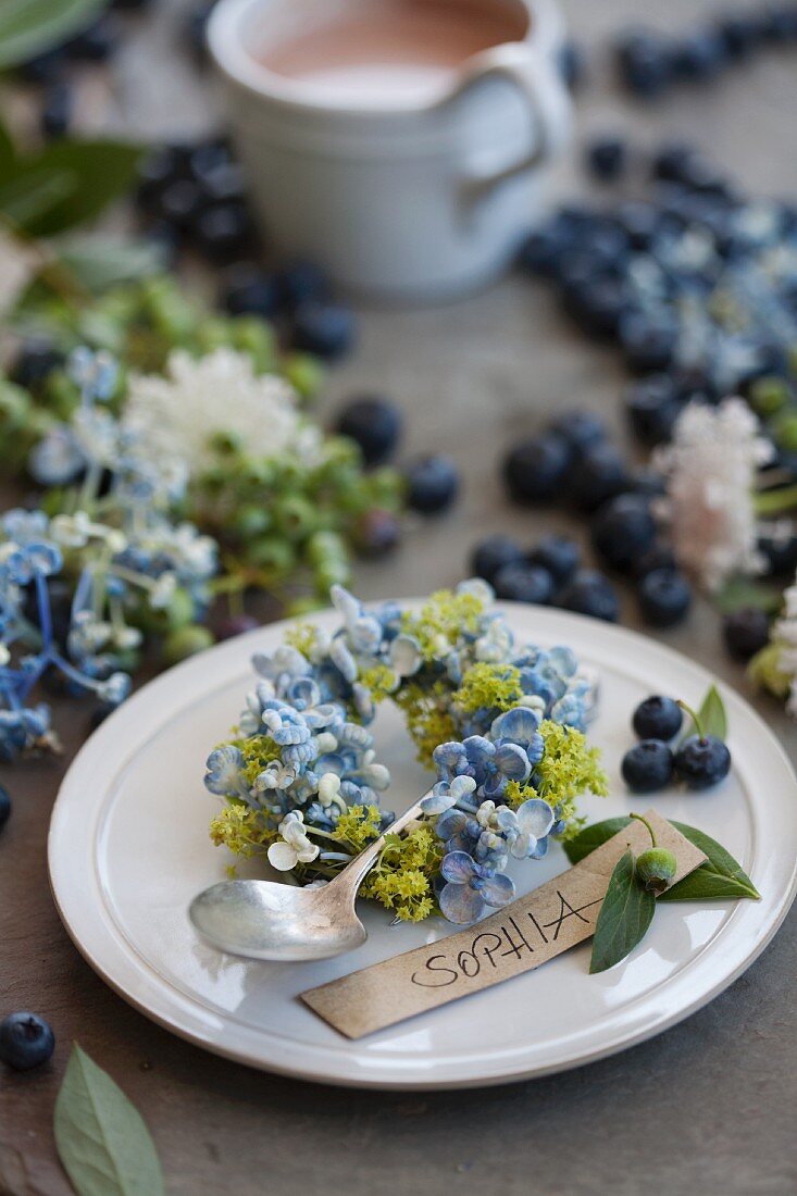 Wreath of hydrangea & lady's mantle florets with name tag