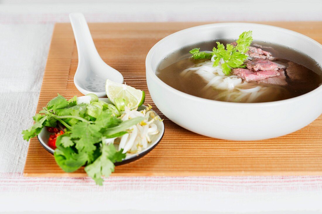 Pho bo (Vietnamese noodle soup with beef)