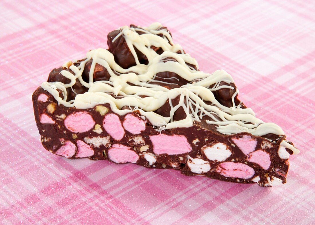 A slice of rocky road cake with marshmallows (USA)