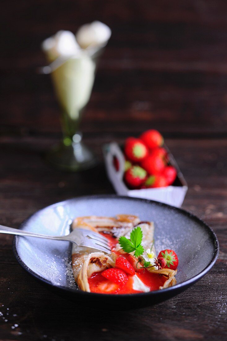 Pfannkuchen mit Erdbeeren