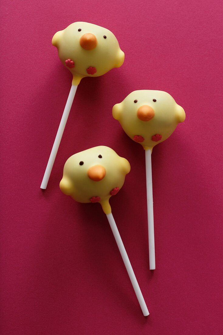 Three cake pops (chicks)