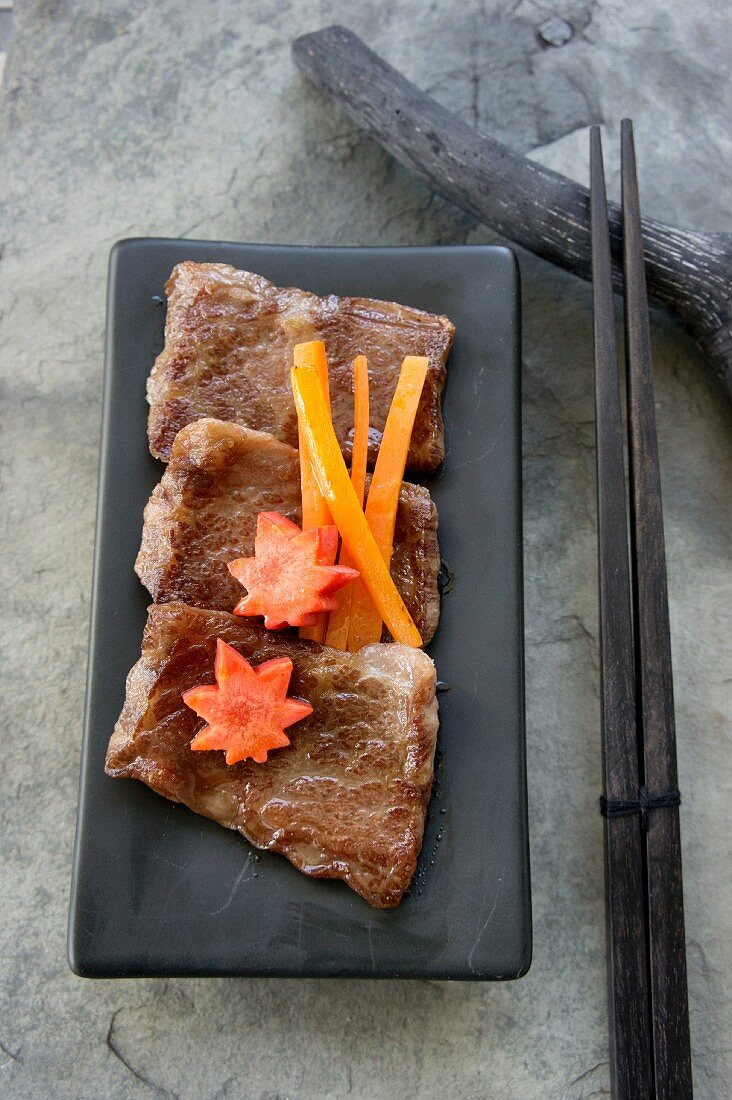 Auf Stahlplatte gegrilltes Rindfleisch vom Wagyu-Rind (Teppan Yaki)