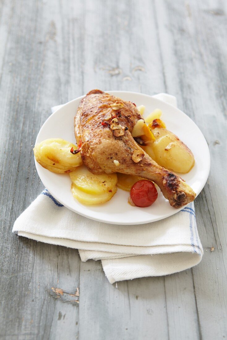 Garlic chicken with potatoes (Andalusia)