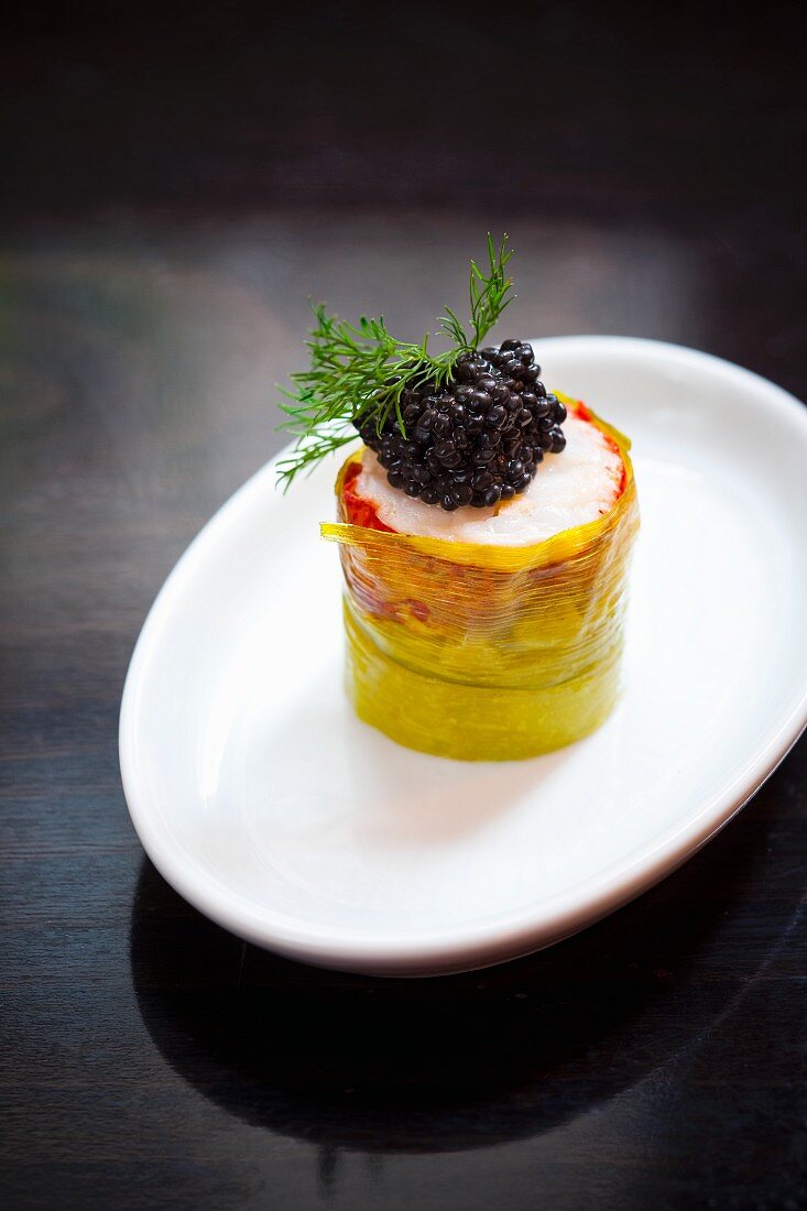 Hummermedaillon auf Erbsenpüree mit Kaviar