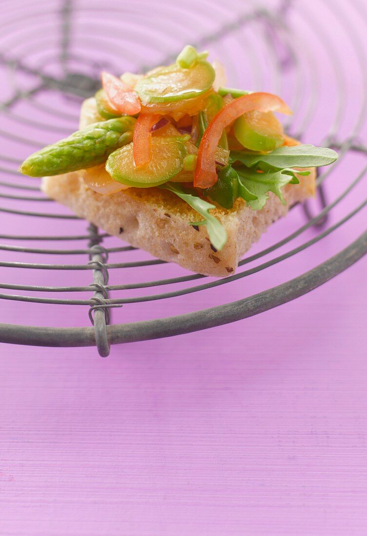 Bruschetta topped with asparagus