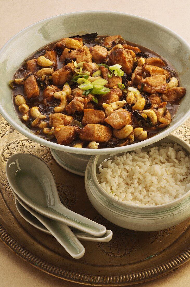 Szechuan chicken with cashews and rice (China)