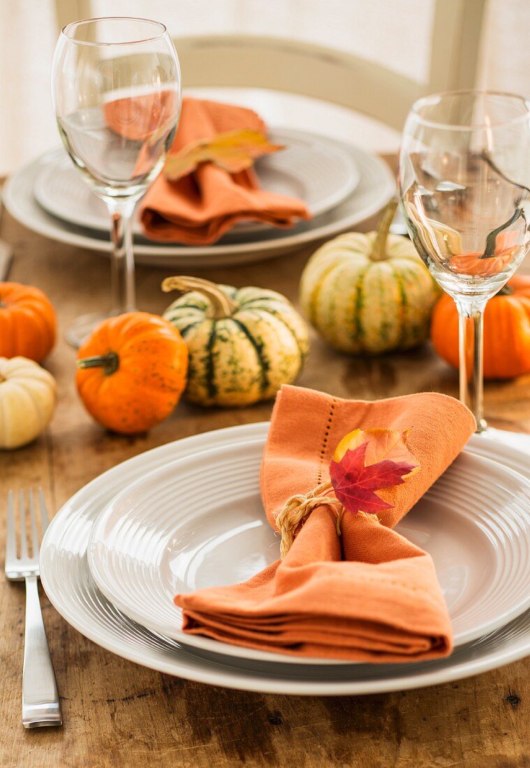 Table with autumnal decorations