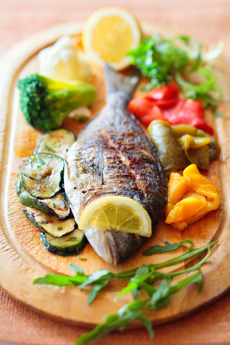 Grilled gilthead with vegetables