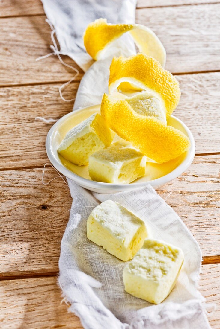 Marshmallows with lemon