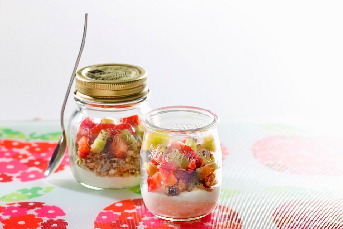 Muesli in preserving jars