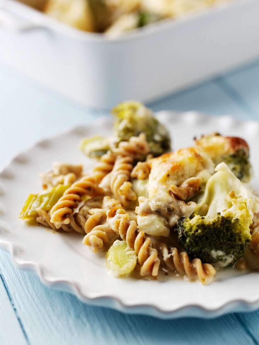 Broccoli-noodle casserole