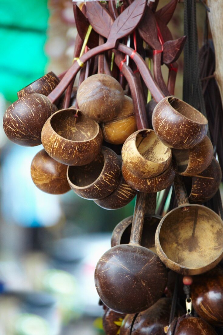 Küchenutensilien aus Kokosschalen