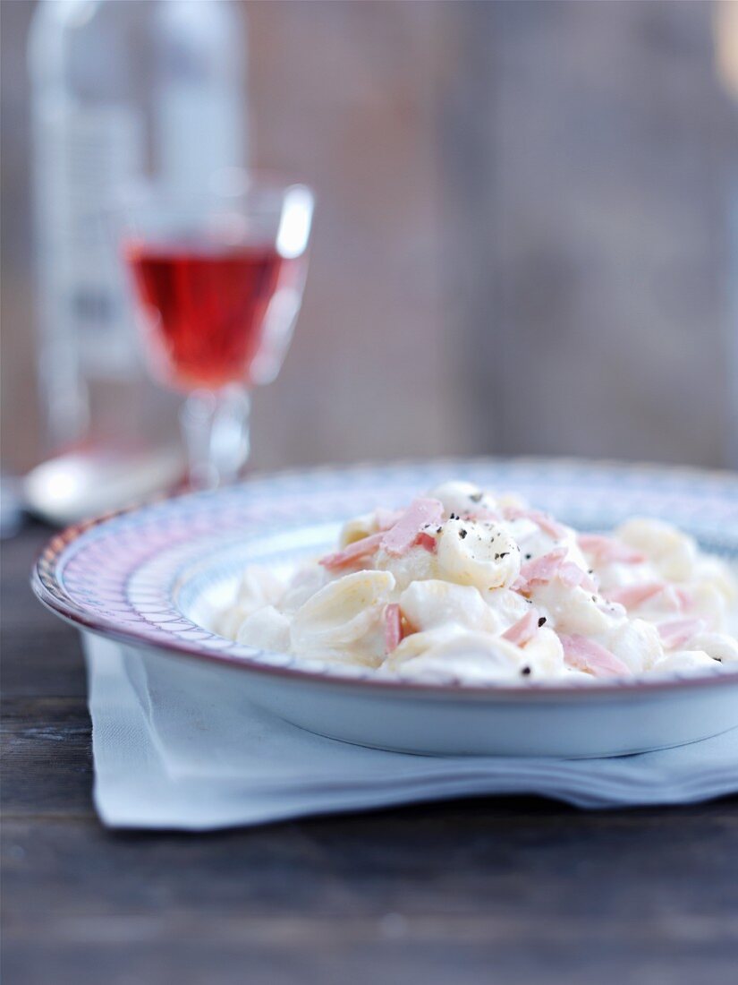 Nudeln mit Schinken-Mascarpone-Sauce