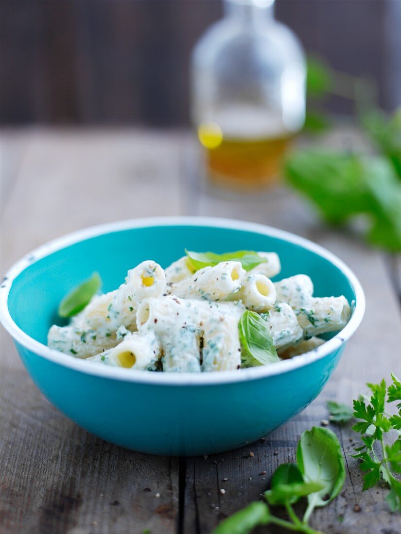 Rigatoni with ricotta and basil