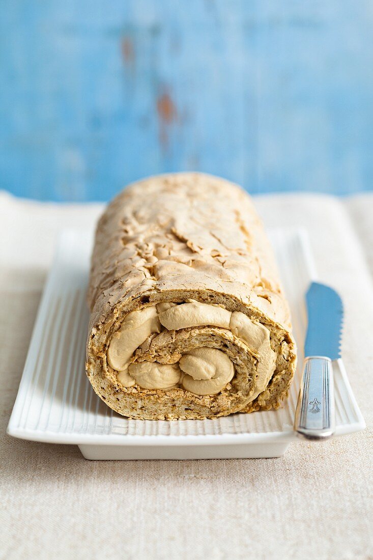 Coffee roulade with meringue