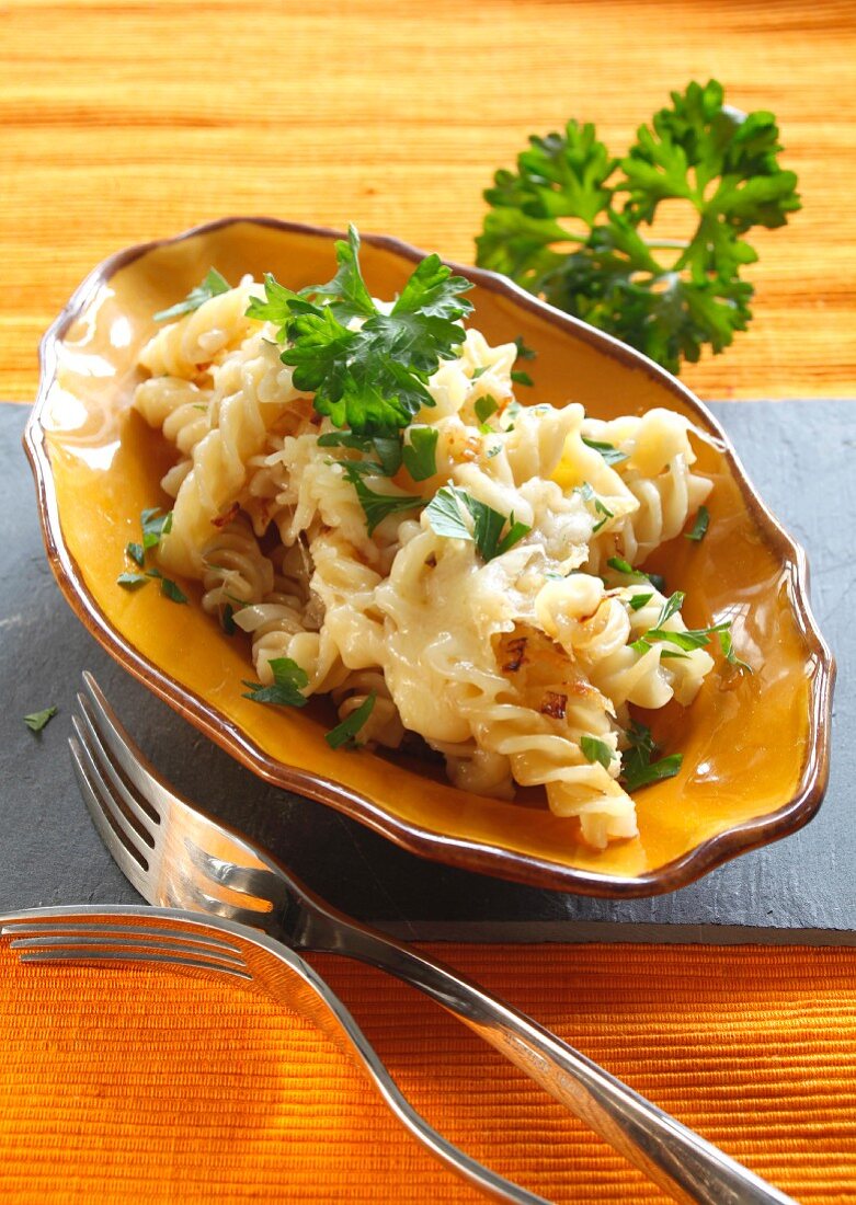 Fusilli with onions and Gruyere